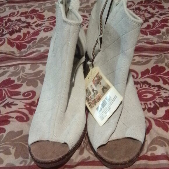 Toms women's heels - Picture 2 of 5